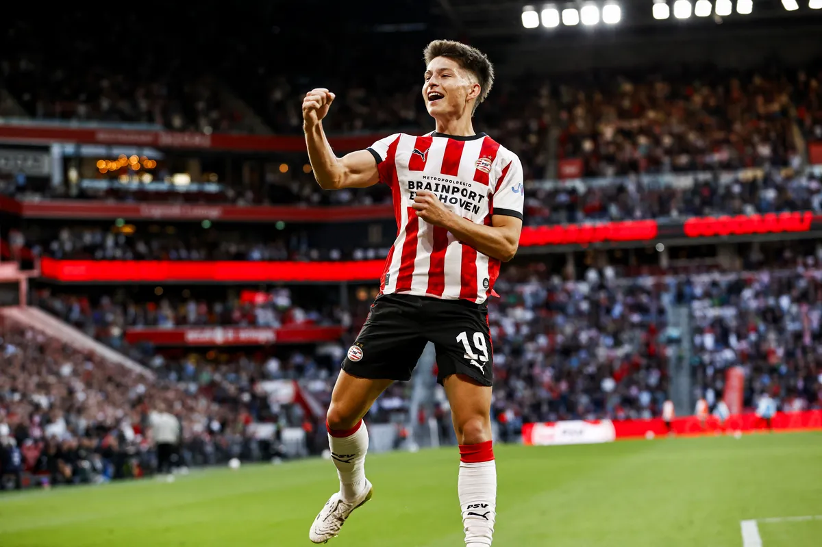 Esmir Bajraktarević na sjajan način koristi priliku koju je dobio od prve minute u prvenstvenom duelu PSV-a protiv Sparte Rotterdam