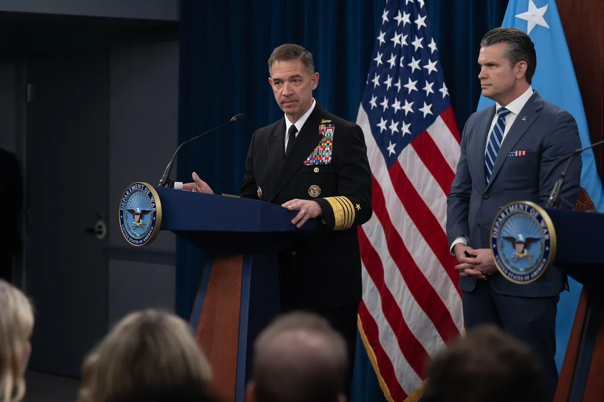 Komandant CENTCOM-a tvrdi: Više od milijardu barela nafte prošlo kroz Hormuški moreuz pod američkom blokadom