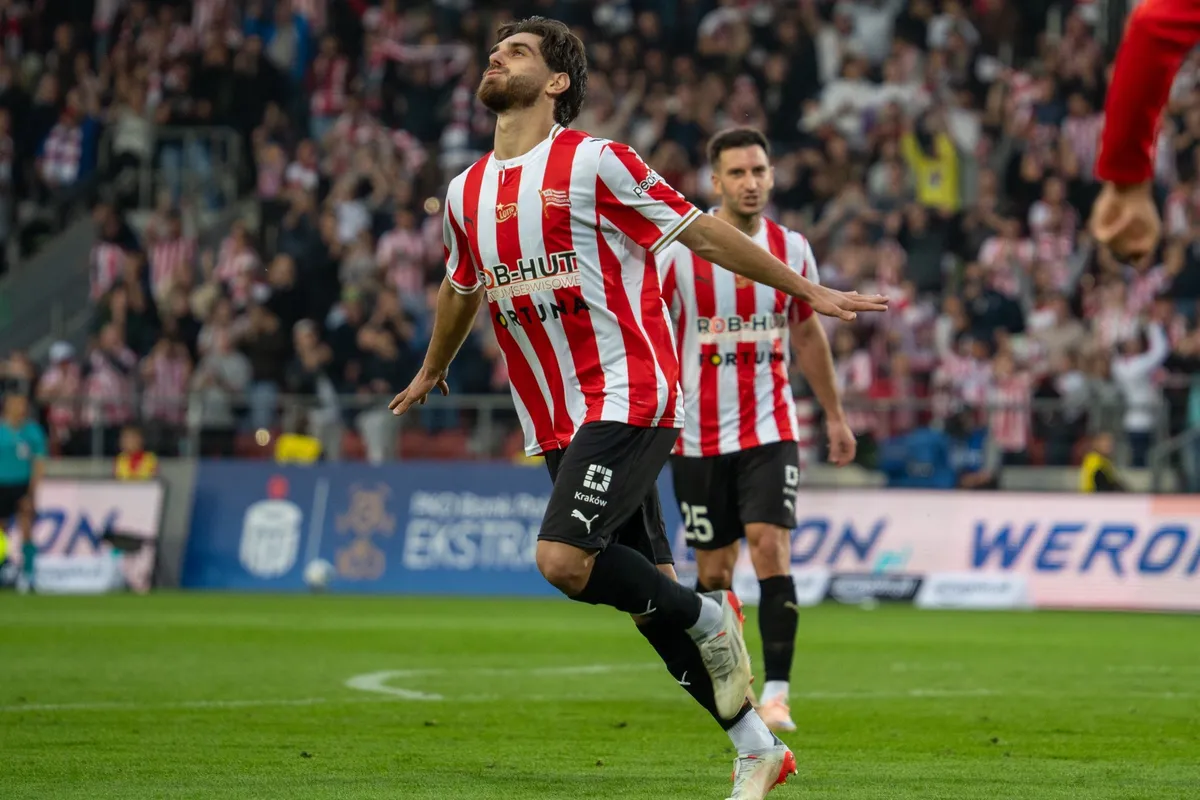 Poziv među Zmajeve dao mu dodatni vjetar u leđa: Ajdin Hasić s dva gola donio pobjedu Cracoviji (VIDEO)