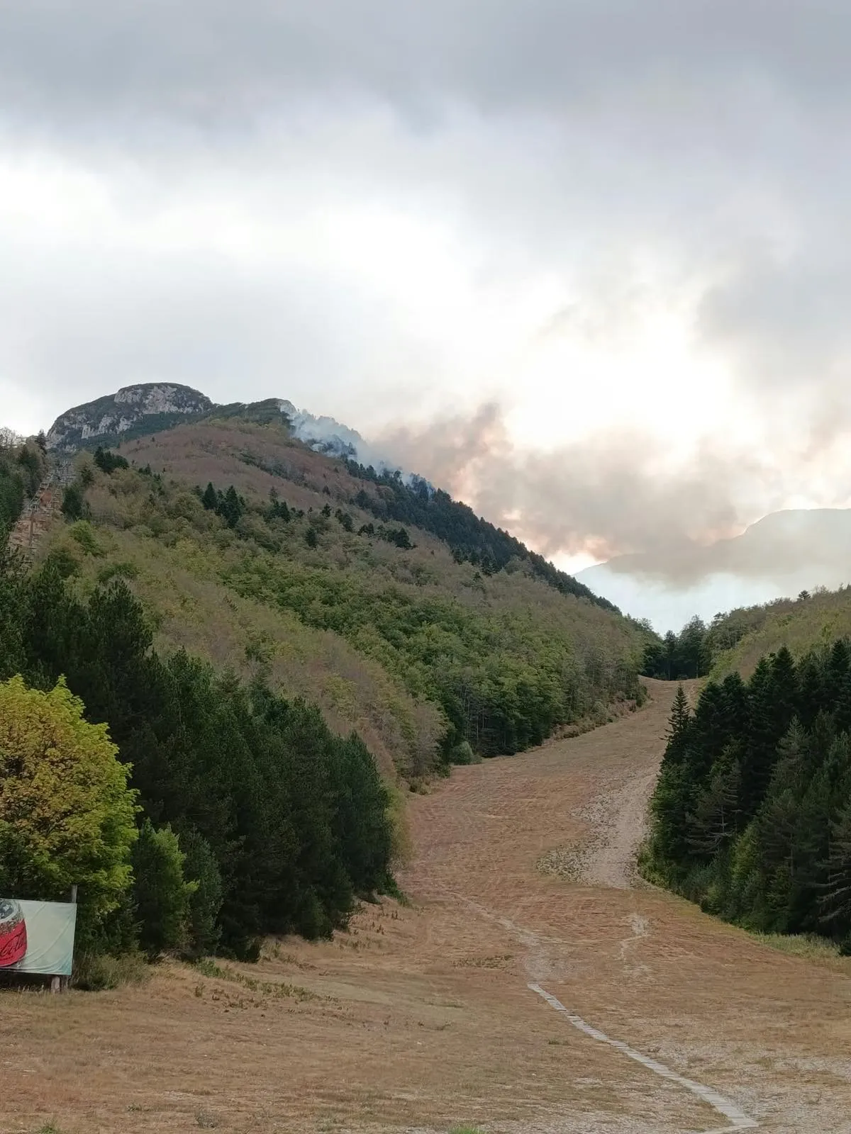Požar i dalje aktivan na Čvrsnici, voda se dovodi do 1.800 metara nadmorske visine