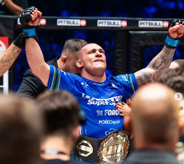 Najnovije: krvavi rat za FNC pojas završio velikim slavljem Stošića, Fabjan priredio šok protiv bivšeg UFC borca