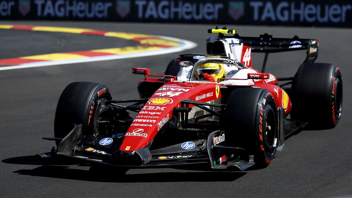 Hamilton razbio Ferrari pred kvalifikacije u Madridu: Pogriješio u zavoju i završio u ogradi
