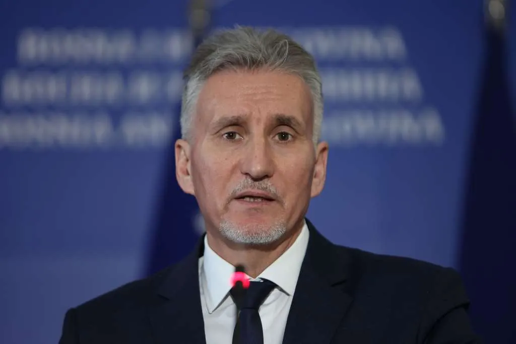 Ademović podnio apelaciju Ustavnom sudu BiH: Privatna imovina žrtava genocida ne može se knjižiti na entitet RS