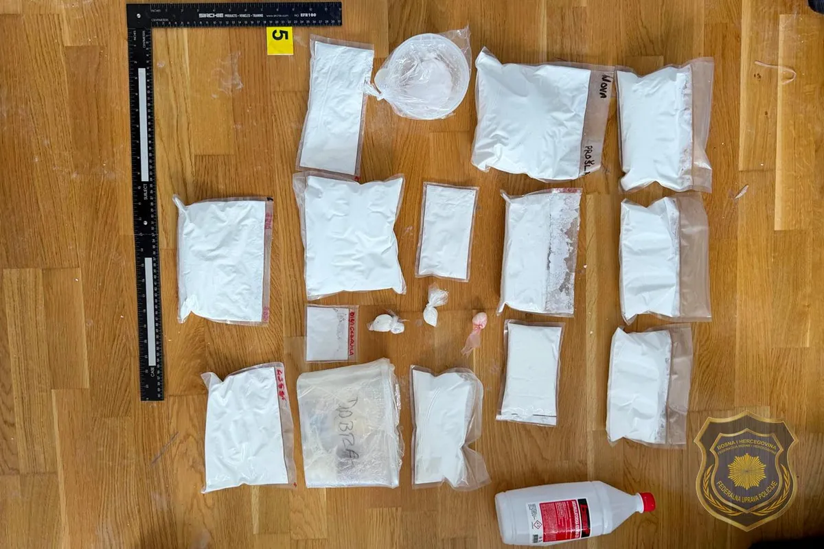 Dvojac kod kojeg pronađeno 12 kg droge predat u nadležnost Tužilaštva KS