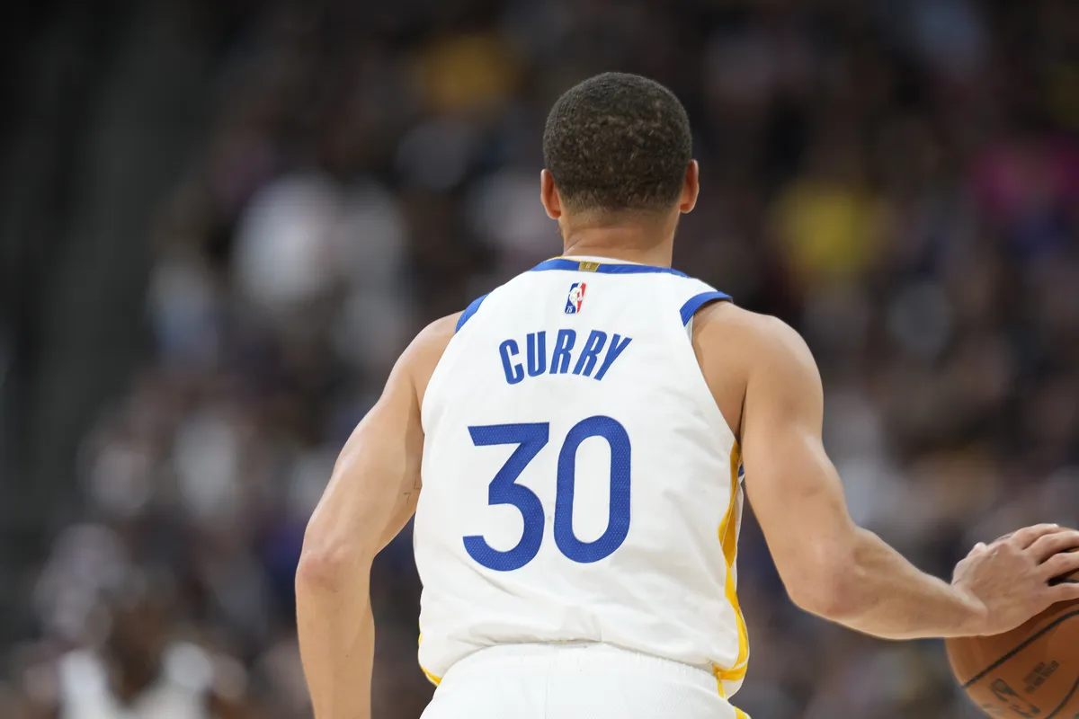 Curry ostaje vjeran Warriorsima: Potpisao novi ugovor i odrekao se miliona kako bi pomogao ekipi