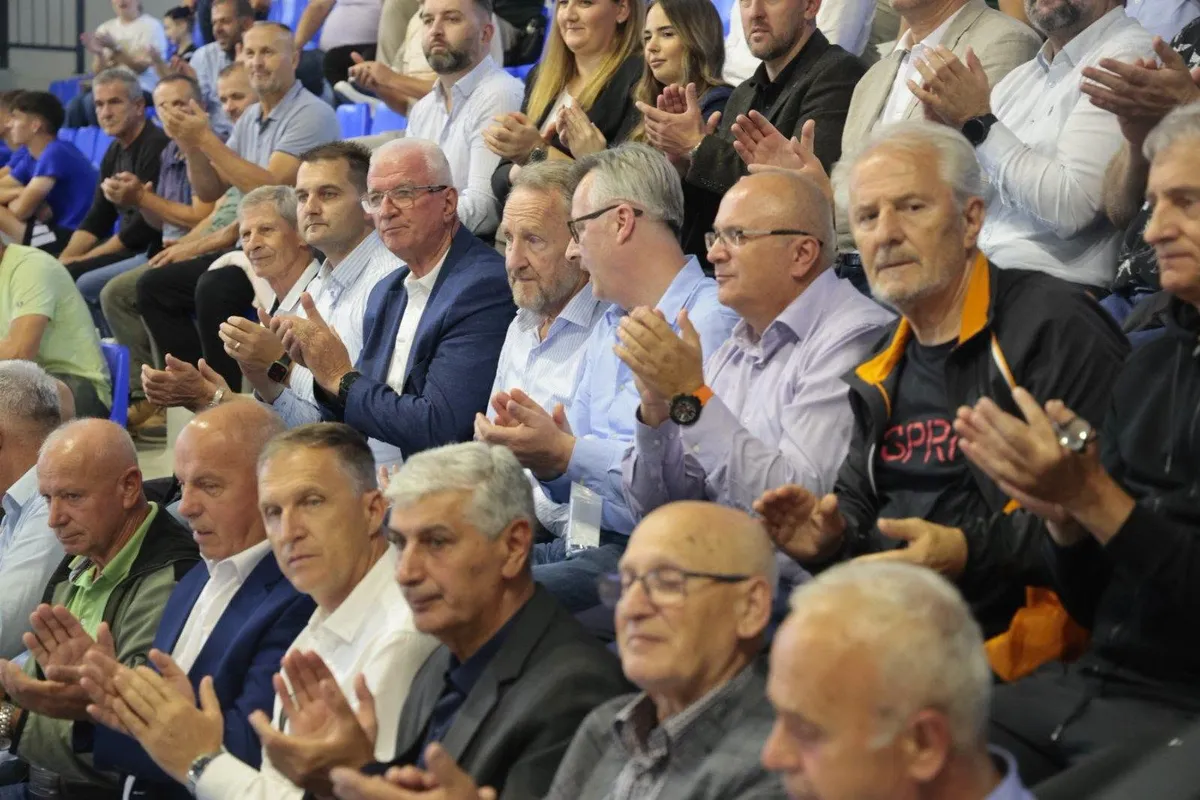 Izetbegović poručio iz Travnika: Ukoliko se patrioti ne ujedine, u pitanje će biti dovedena i sama država
