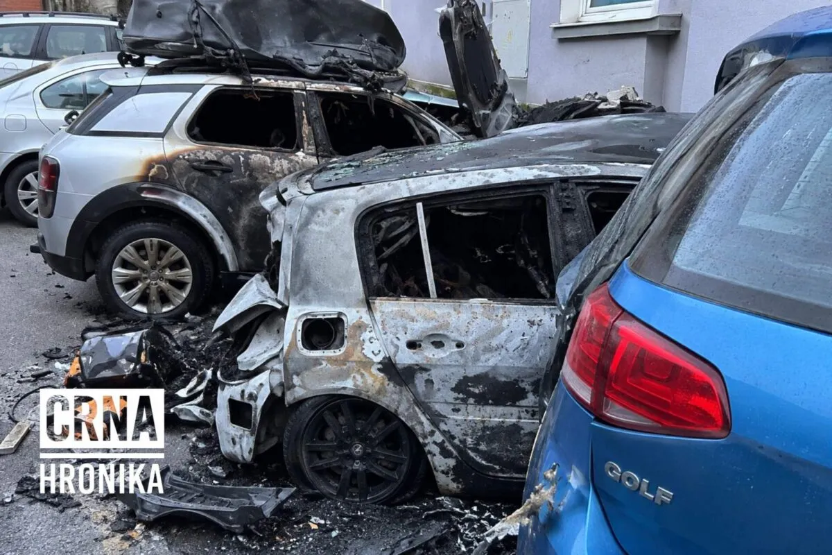 Sarajevo: Na Marijin Dvoru sinoć izgorjela dva automobila, tužilaštvo i vještaci utvrđuju uzrok požara