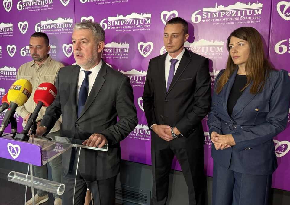 Ministar Šeranić otvorio međunarodni simpozijum medicine u Doboju: "Promocija znanja – prevencija bolesti"
