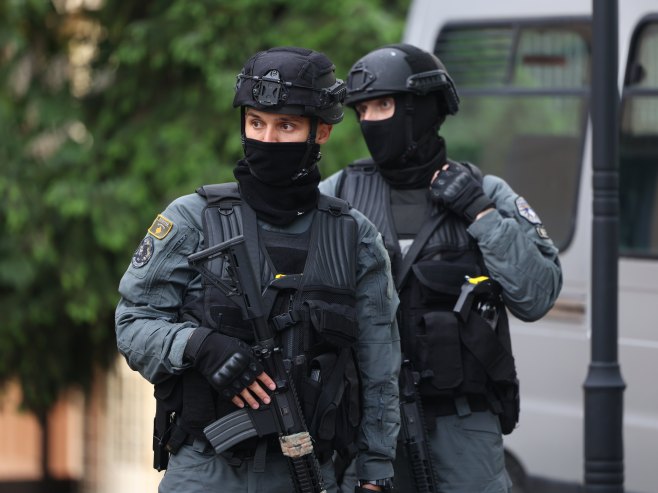 Tzv. kosovska policija prekinula predstavu za srpsku djecu u Lešku