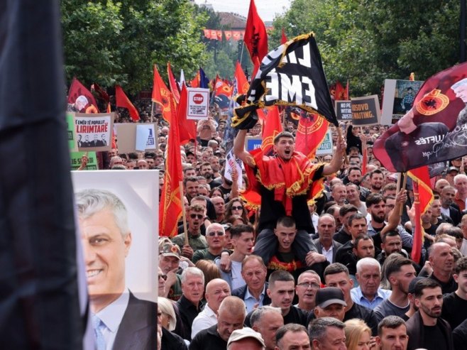 U Prištini novi protest zbog presude bivšim vođama terorističke OVK (VIDEO)