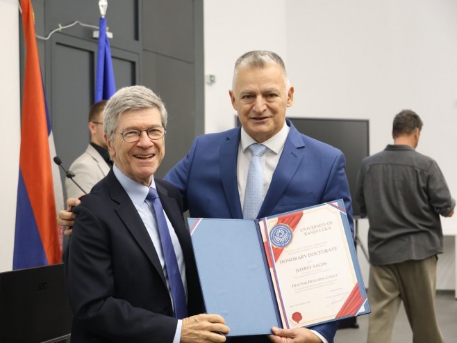 Saksu uručen počasni doktorat za razvoj ekonomskih odnosa
