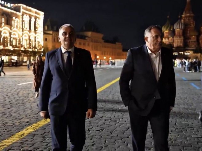Dodik i Minić u šetnji Crvenim trgom nakon uspješnog i sadržajnog dana (VIDEO)