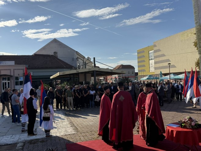 Služen parastos za poginule borce i srpske žrtve stradale u Brodu