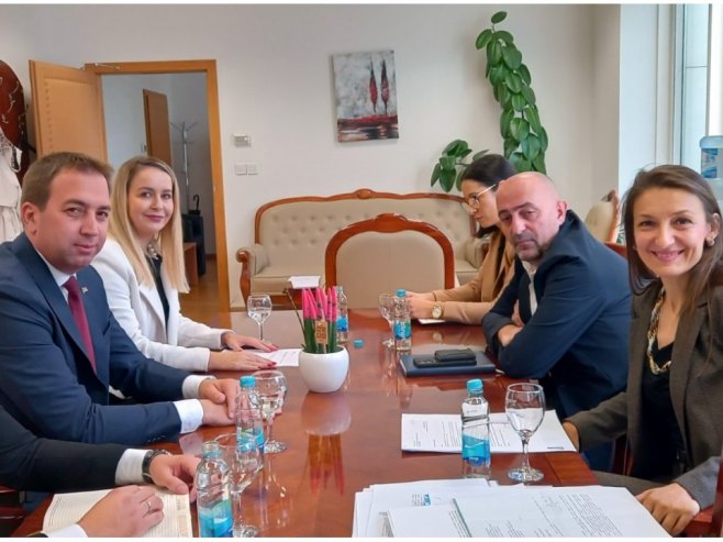 Selak: Dokumenta za privredu i građane u roku od 24 časa