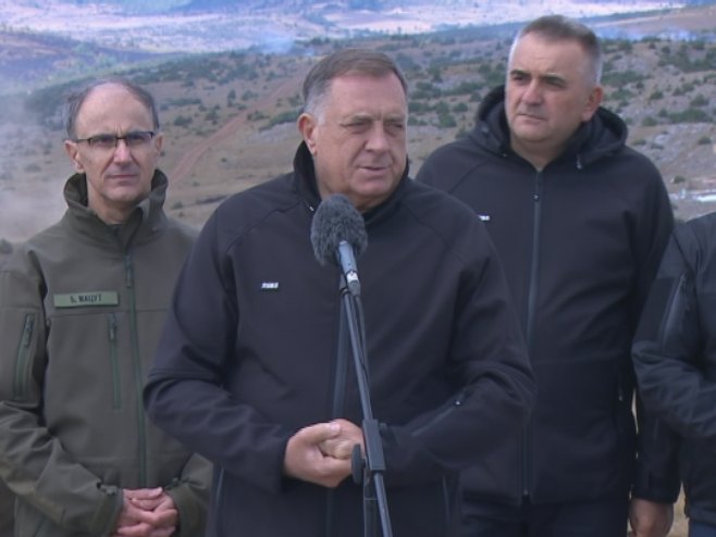 Dodik nakon prikaza na Pešteru: Vojni razvoj Srbije je na visokom nivou