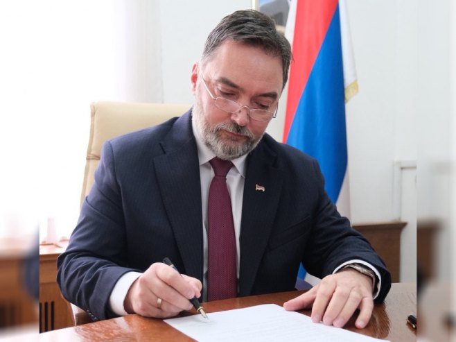 Košarac: Da li Božović ostaje pri stavu da SDS vode Radovanovi pacijenti?