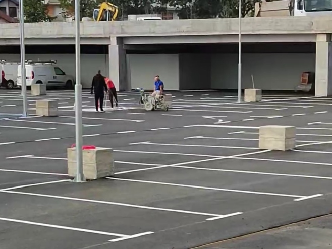 Šobot: U ponedjeljak otvaramo novih 550 parking mjesta u garaži UKC-a