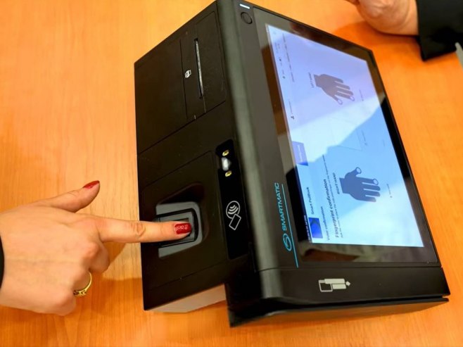 Nediplomatska praksa: Ambasadori u BiH hvalili izborne tehnologije